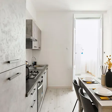 Apartament Labi Colossevm *